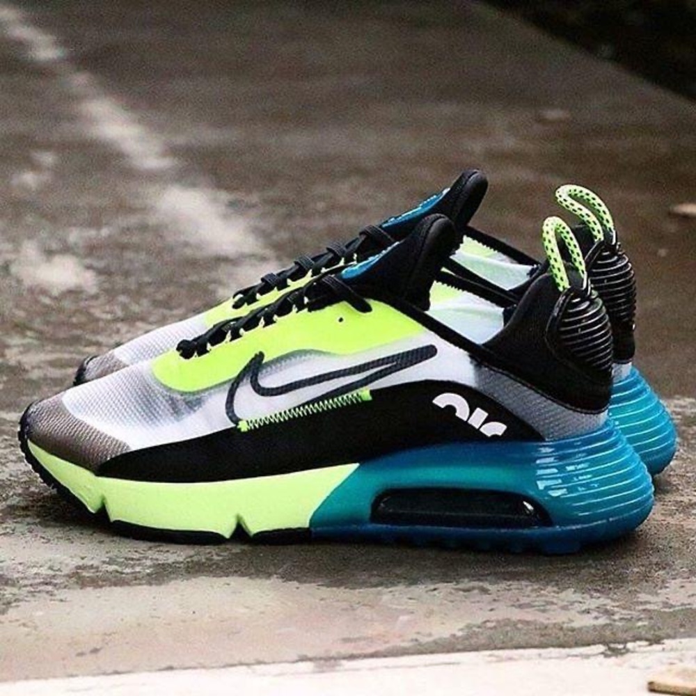 New Nike Air Max 2090 Volt Sneakers - Picture 4 of 9